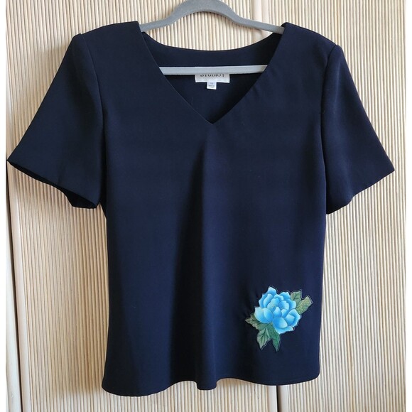 Studio I Women's Top Size 16 Navy Blue Short Sleeve Pullover Rose Design EUC - Picture 1 of 6